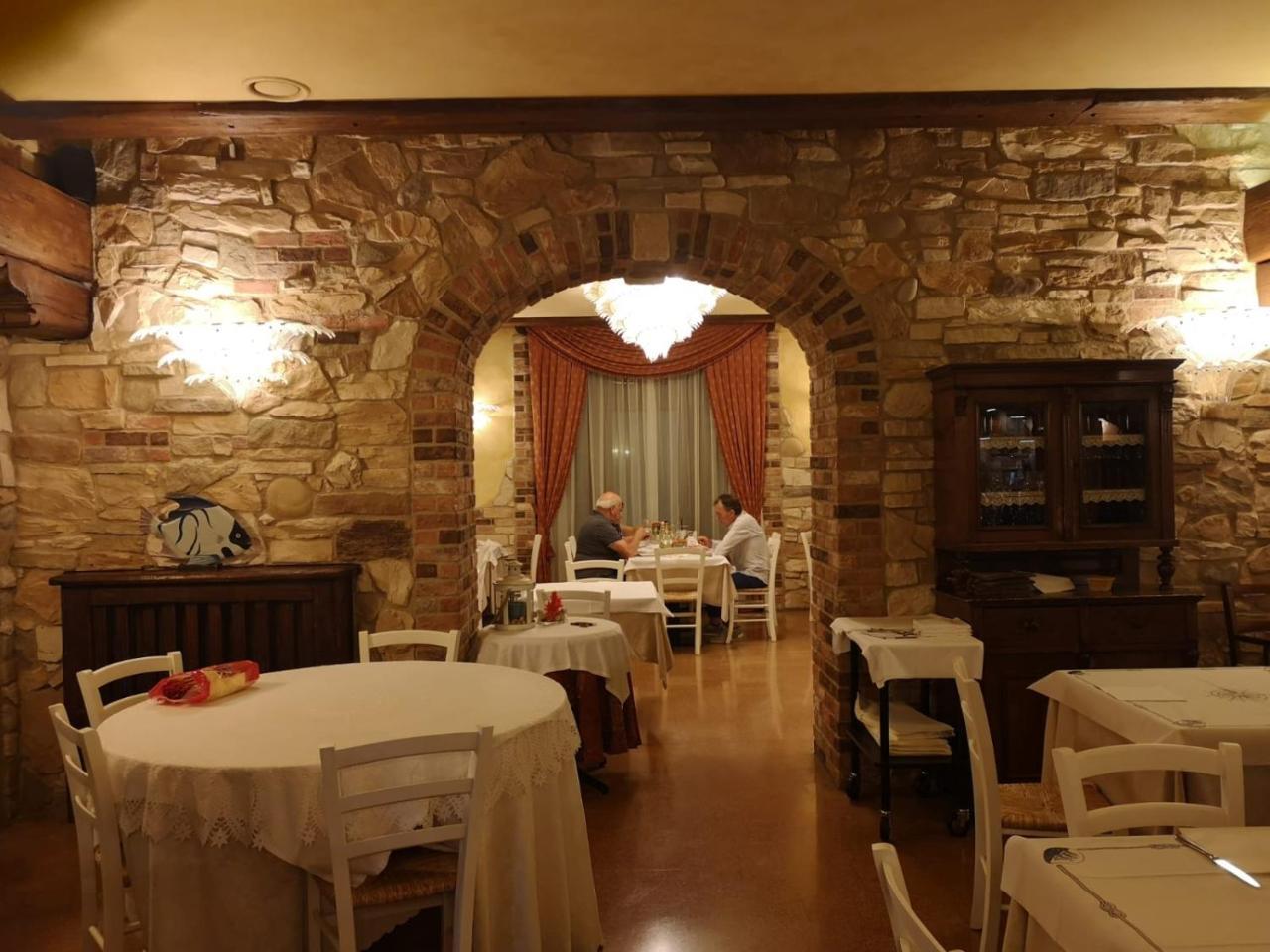 Locanda Ferrari Goro Exterior photo